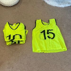 Non reversible pinnies.